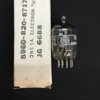 NOS GE 6688 Gray Plate 0 Getter PENTODE AMPLIFIER VACUUM TUBE Tested 8.1969-D image 1
