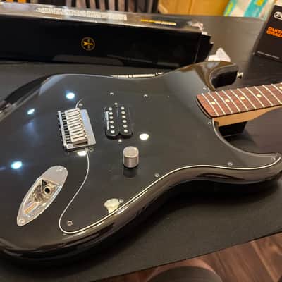 Fender Limited Edition Tom DeLonge Signature Stratocaster 2023 - Black image 2