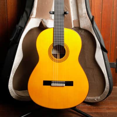 Yamaha GC22S All Solid Classical Nylon-String Acoustic Guitar Pre-Owned image 2