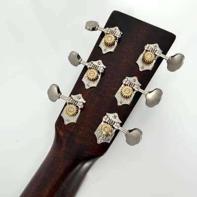 2021 Martin D-18 – Natural image 13