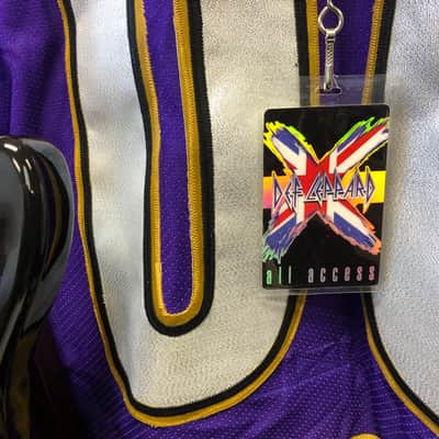 Rick Savage's, Def Leppard "Storyteller" Washburn XB925 5-String Bass Guitar (RS #2024) Authenticated! image 14