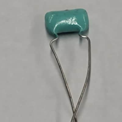 Green Drop Capacitors 0,010uF 10% 250v Bag Of 95 Seafoam Green / Black image 10