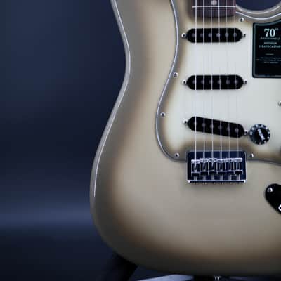 Fender 70th Anniversary Vintera II Stratocaster 2024 - Present - Antigua image 4