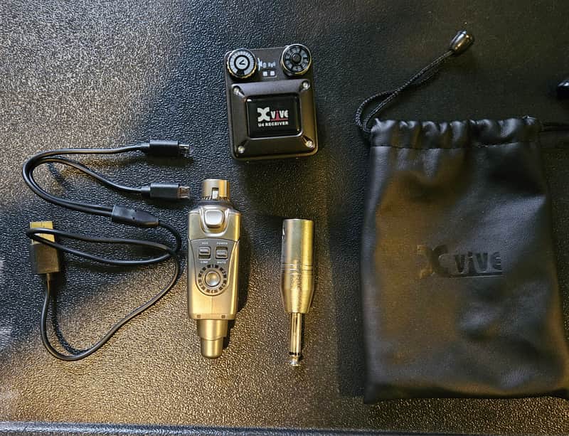 Xvive U4 Wireless In-Ear Monitor System 2019 - 2020 Black image 1