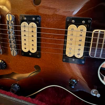 Guild Starfire IV SF 4D 1981 USA vintage with factory DiMarzio pickups OG plush hardshell case image 9