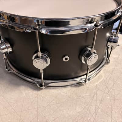 DW Collector's SSC Maple Satin Oil Snare Drum with Chrome Hardware Regular 14 x 6.5 in. Ebony Stain image 5