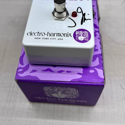 Electro-Harmonix J Mascis Signature Ram’s Head Big Muff Pi 2022 - White / Violet image 2