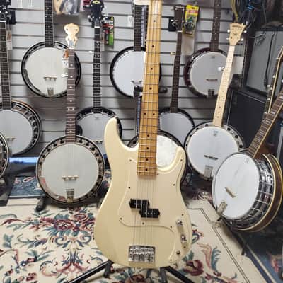 Peavey Fury Cream image 1