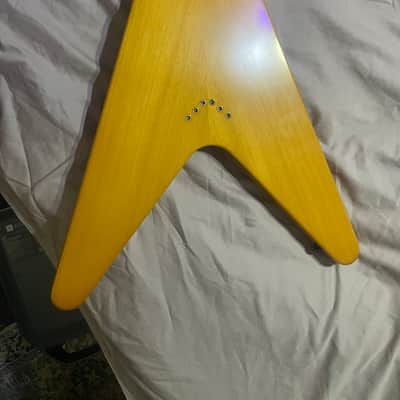 Epiphone '58 Korina Flying V 2023 - Aged Natural (White Pickguard) image 3