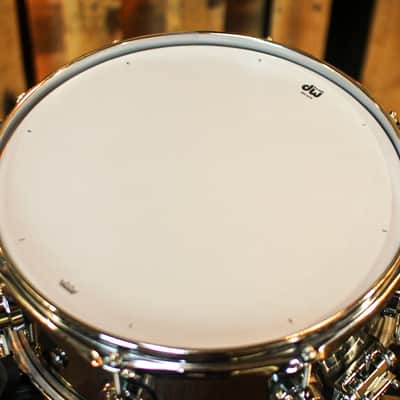DW 5.5x13 Collector's 1mm Stainless Steel Snare Drum - DRVL5513SPC image 4