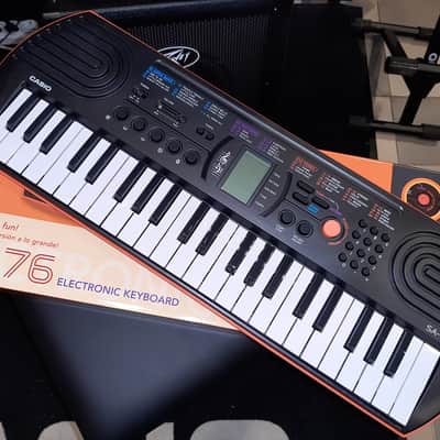 Casio SA-76 44-Key Mini Portable Keyboard 