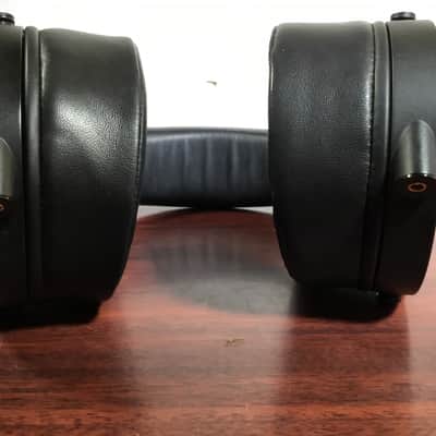 Monoprice Monolith M1070 Planar Magnetic Headphones image 8