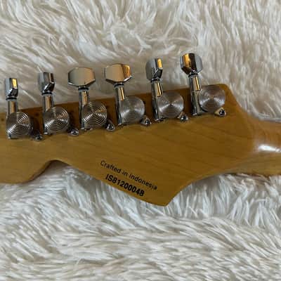 Kurt Cobain Vandalism Stratocaster Replica - 35" Mini Guitar - Reliced image 19