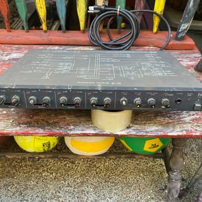 TOA D-3 compact 1U rack-mount 4-channel stereo electronic music mixer image 2