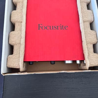 Focusrite Scarlett 6i6 2nd Gen USB Audio Interface 2016 - 2018 - Red / Black Bild 2