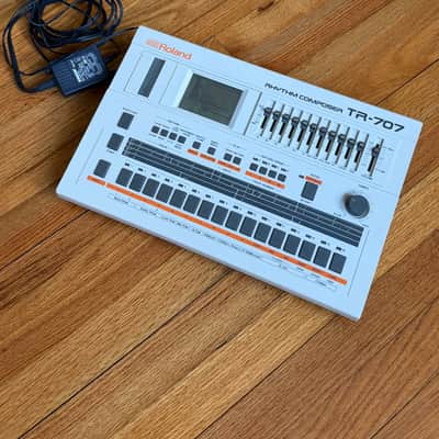 Roland TR-707 Rhythm Composer image 2
