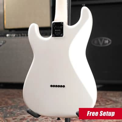 Charvel Jake E Lee Signature Pro-Mod So-Cal Style 1 HSS HT RW Electric Guitar - Pearl White image 2