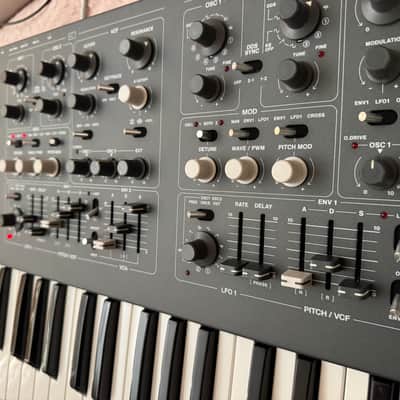 UDO DMNO Polyphonic Hybrid Keyboard Synthesizer (Black) image 4