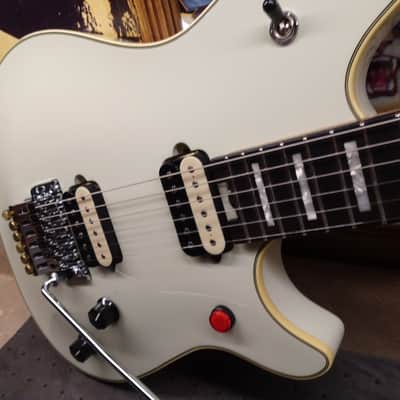 EVH MIJ Series EVH Edward Signature Wolfgang 2024-MINT -Brass tuners- Ivory image 16