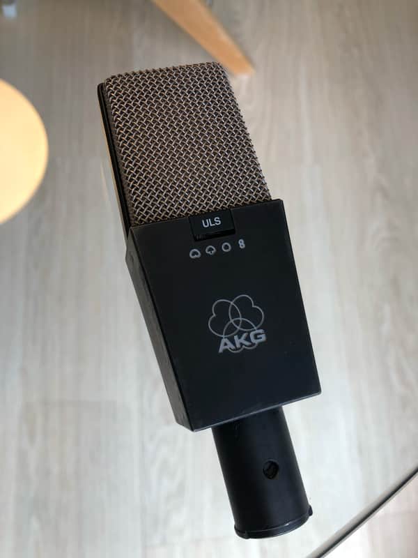AKG C414 B ULS Large Diaphragm Multipattern Condenser Microphone