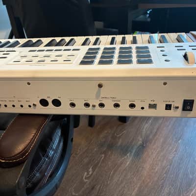 Arturia KeyLab 88 MkII MIDI Controller 2019 - Present - White image 4