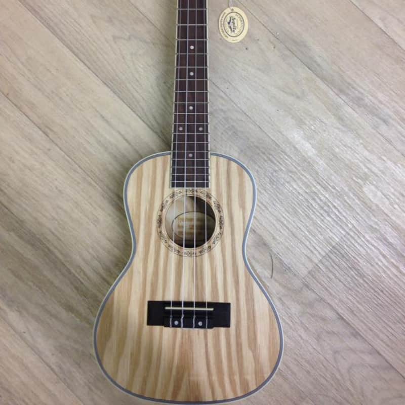 Freshman UKASHC Ash Concert Ukulele Ash