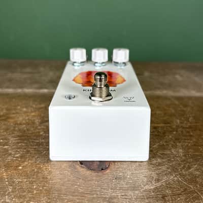 Foxpedal Kingdom V2 2010s - White with Lion Graphic image 6