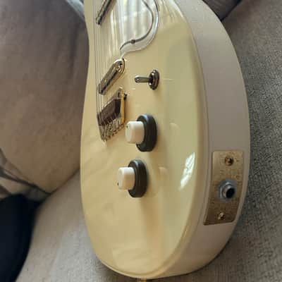 2011 Danelectro 56 U2 Single Cutaway Full Bell Headstock Gold Hardware Rare Model image 3