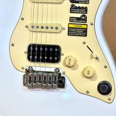 Mooer GTRS P800 ( Inteligent Guitar) WHITE 2025 image 4