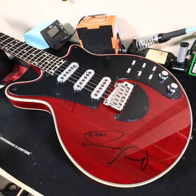 Queen *SIGNED* Guitar Brian May Autographed Guitar BMG Special image 15
