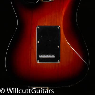 Fender Stevie Ray Vaughan Stratocaster 3-Color Sunburst (000) image 4