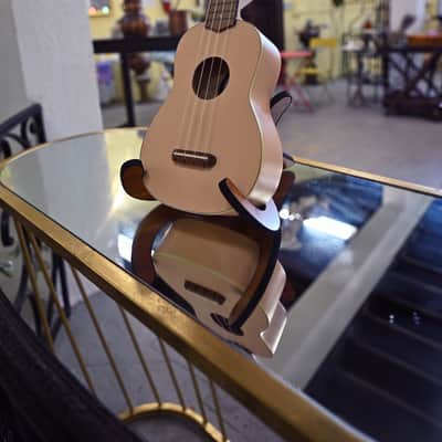 Fender Venice Soprano Ukulele 2017 - Present - Shell Pink image 2
