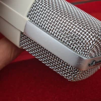 Sennheiser Sennheiser MD 421 Dynamic Microphone | 3-Pin | White / Silver | Original Case + Clamp image 7