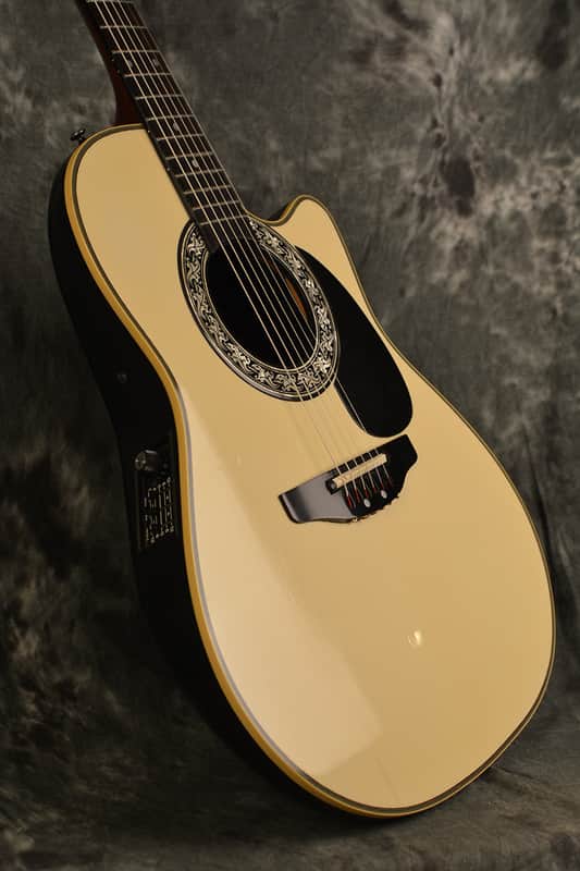 Ovation 3862 Pinnacle Series Super Shallow Bowl Acoustic Electric