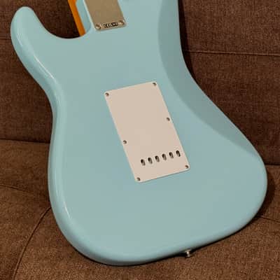 Fender Vintera III Early '60s Stratocaster with Fender Deluxe Gig Bag and Case Candy 2026 Model in Sonic Blue image 5