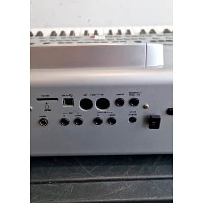 Korg Pa588 - Synthesizer Keyboards - White – Keyboard - Excellent w/ Hard Case & Power Supply image 16
