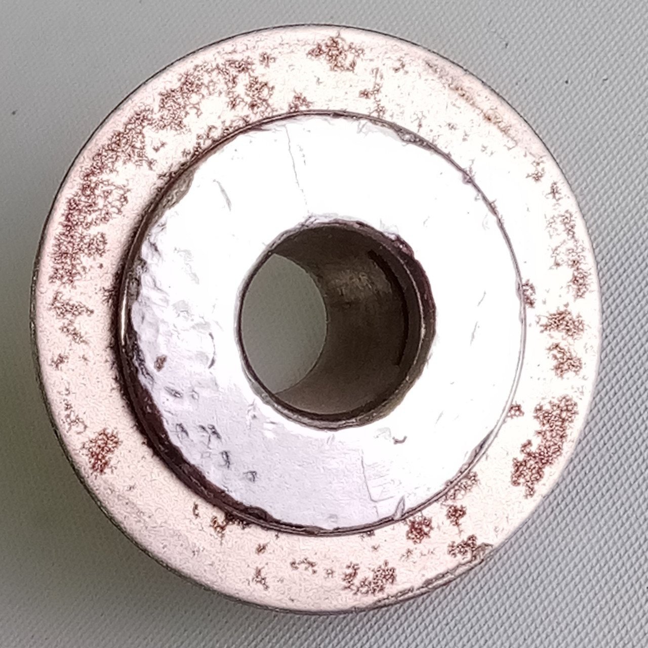 Gretsch Drum Key Mount Vintage 60s Snare Drum Part Snare/Tom Holder Round Badge — main photograph
