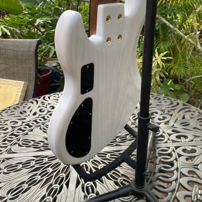 Alien Audio Constellation 5 2020 Matte transparent White image 8
