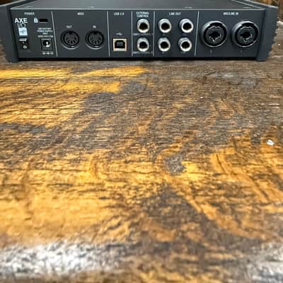 IK Multimedia AXE I/O USB Audio Interface 2019 - Present - Black image 2