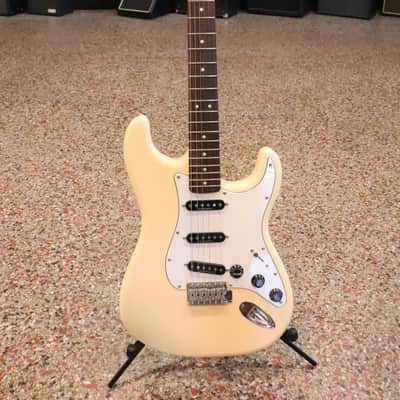Fender Squier Stratocaster Electric Guitar Classic Vibe Duncan Designed Pick Ups