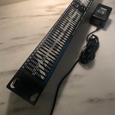 Immagine Alesis M-EQ-230 Dual 1/3 Octave Precision Equalizer — Rackmount EQ — Good Condition 1995 - Black - 7