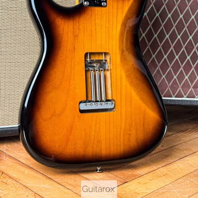 2016 Fender Eric Johnson Stratocaster 2 Tone SB image 12