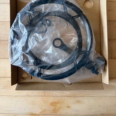 Logitech G Blue Radius III Custom Shockmount for Yeti - Open Box Complete image 3