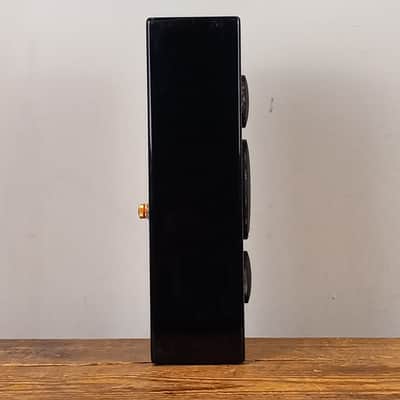 Monitor Audio Radius 180 Bookshelf Speaker | Reverb