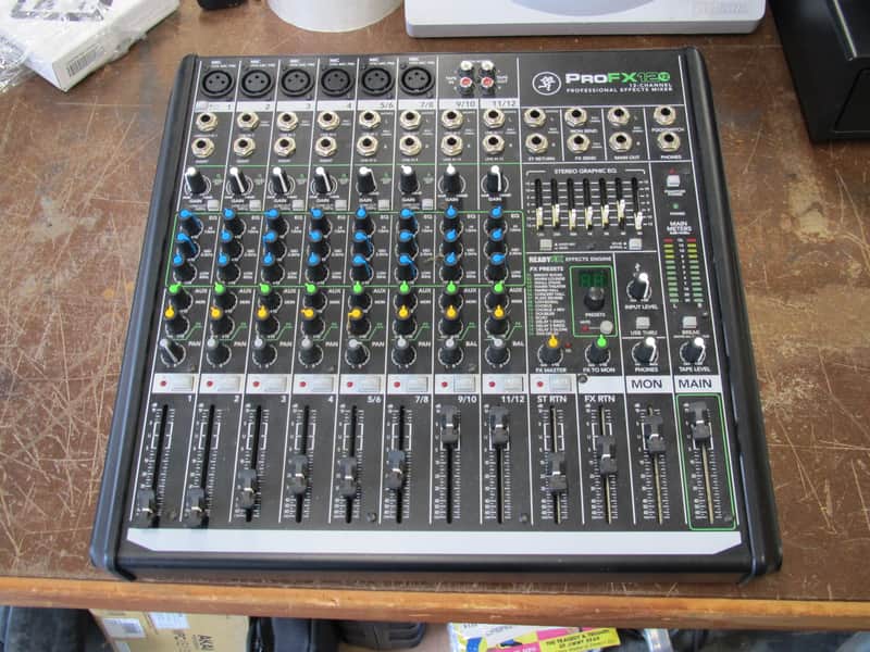 Mackie ProFX12v2 12チャンネルミキサー Mackie ProFX12v2 12-Channel Mixer + Effects