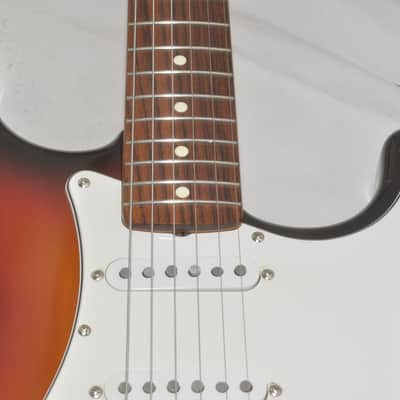 Fender Japan ST62(3TS)'62 StratocasterElectric Guitar Ref. No 7315 image 6