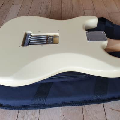 Fender Stratocaster Kenny Wayne Shepherd Cross Graphic Arctic White 2014 - MINT image 23