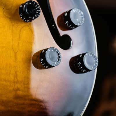 2002 Gibson ES-137C Classic sunburst image 7