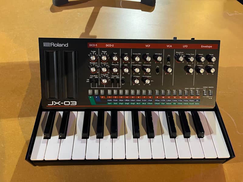 Roland JX-03 K-25Mセット Roland JX-03 Boutique Series Synthesizer Module with K-25m