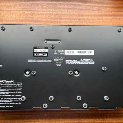 Line 6 Floor POD Plus Multi-Effect and Amp Modeler 2010 - Black (plus hard case) image 4